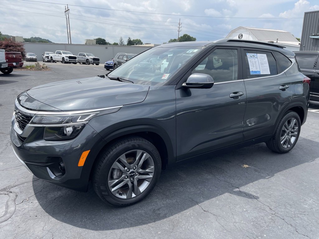 Used 2023 Kia Seltos S image 2