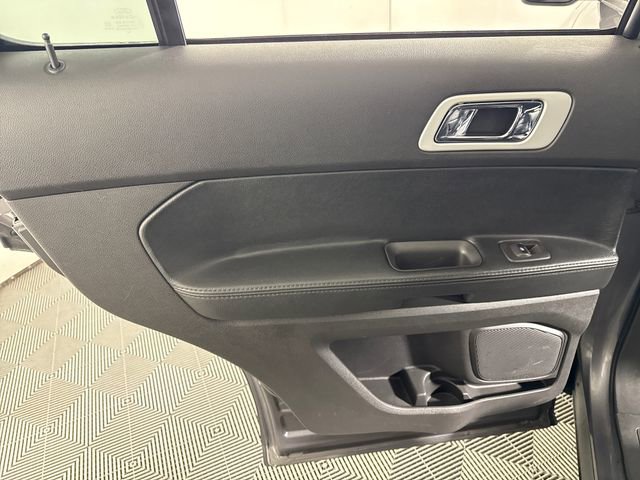 Used 2013 Ford Explorer XLT AWD/4WD image 17