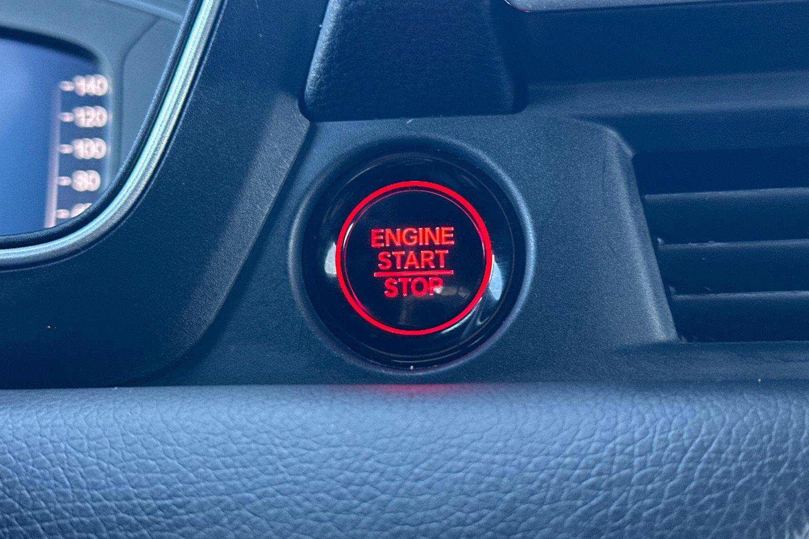 Certified 2025 Honda Pilot Black Edition image 22