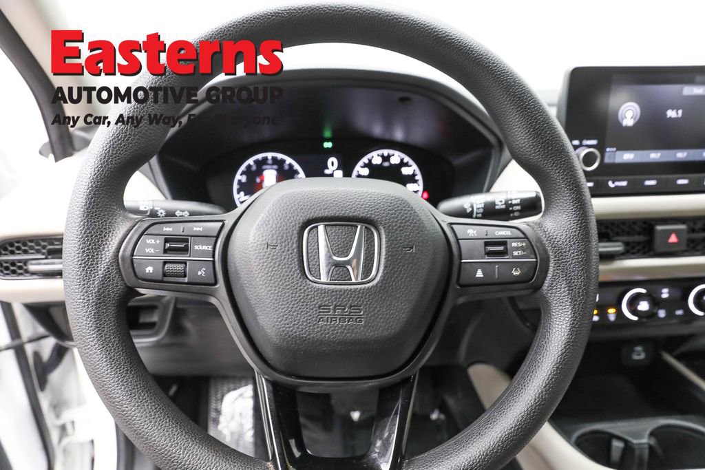 Used 2023 Honda HR-V LX image 10