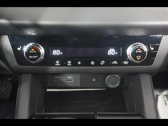 Used 2025 Mitsubishi Outlander SE AWD/4WD image 17