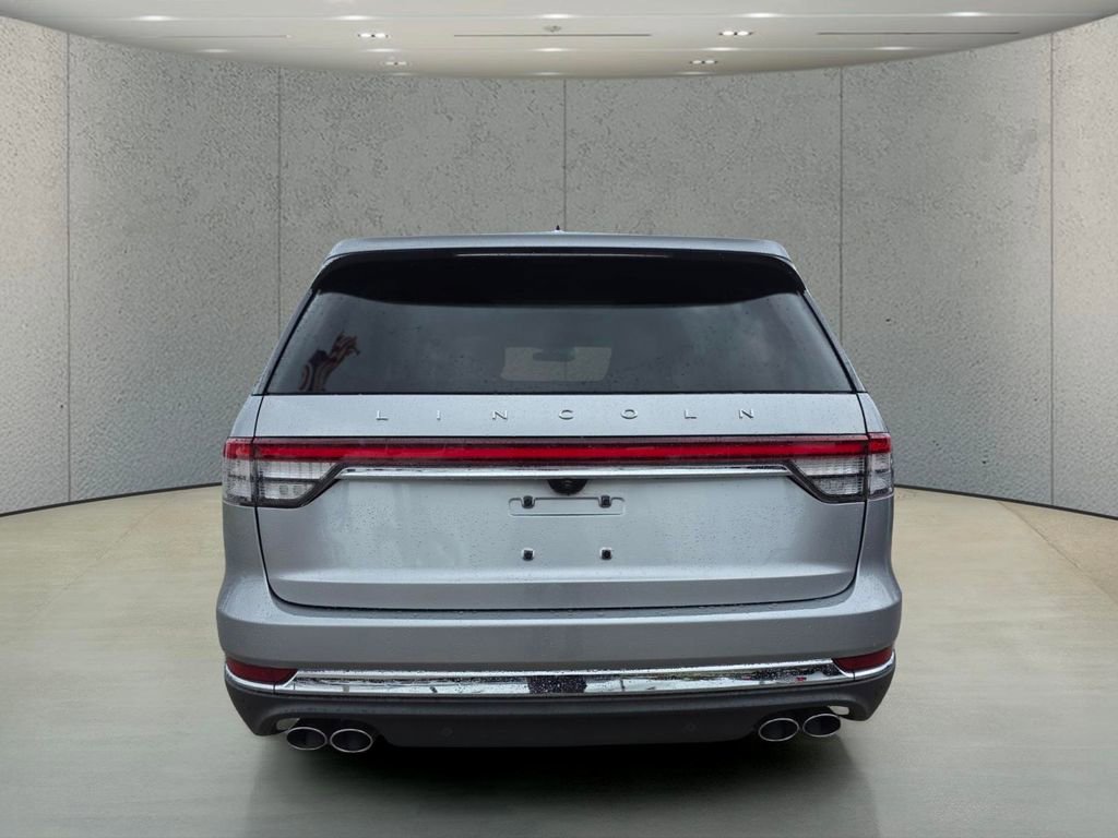 Used 2022 Lincoln Aviator Reserve w/ Equipment Group 201A AWD/4WD image 4