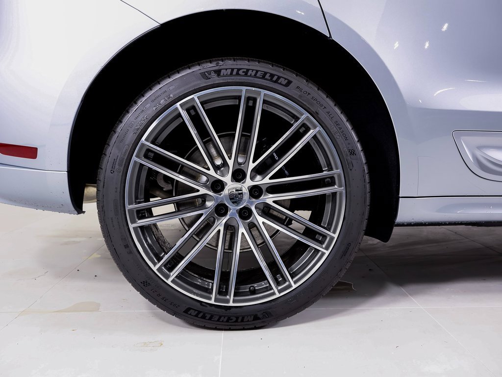 New 2026 Porsche Macan image 21