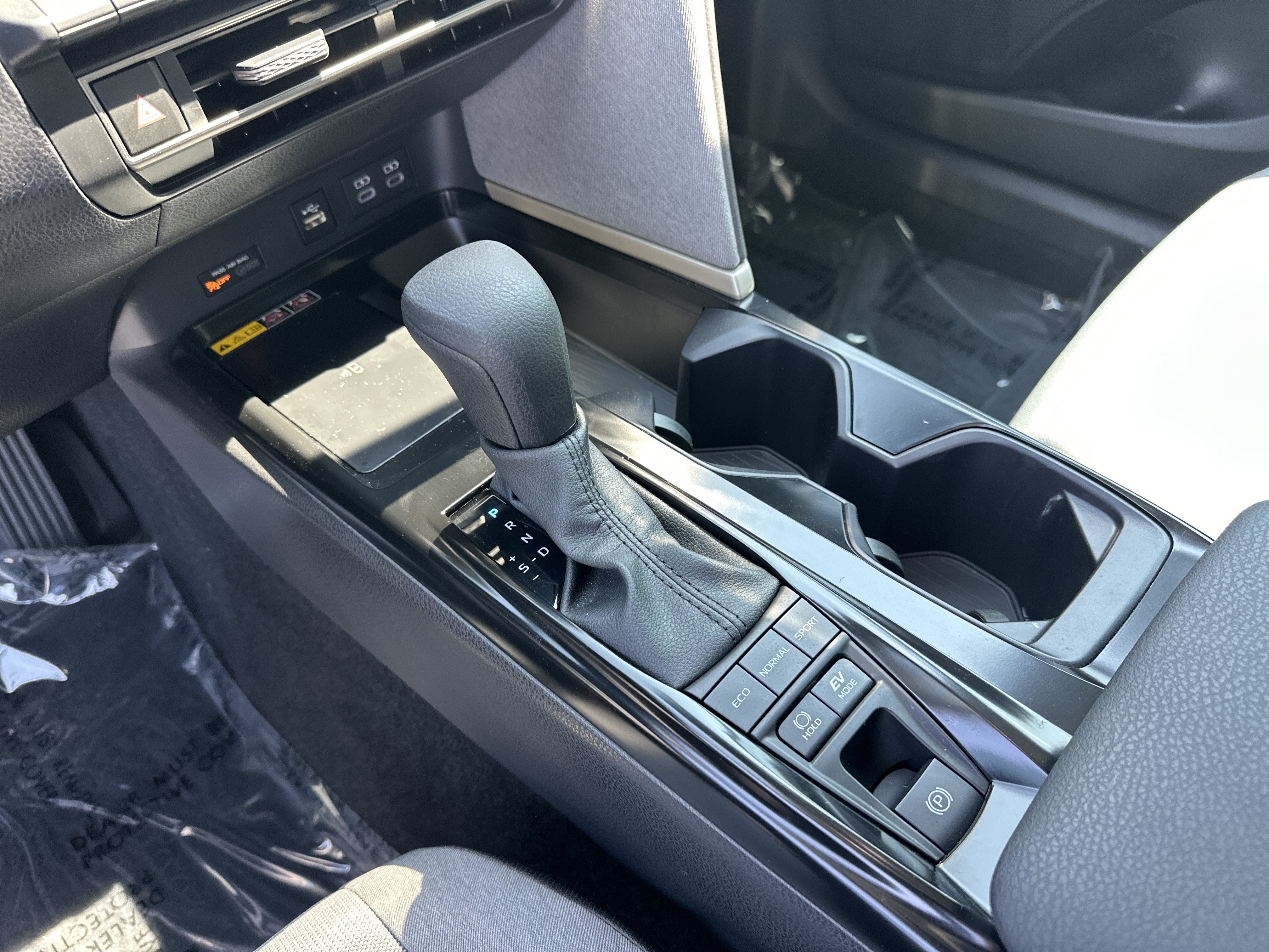 Used 2025 Toyota Camry LE w/ Convenience Package FWD image 26