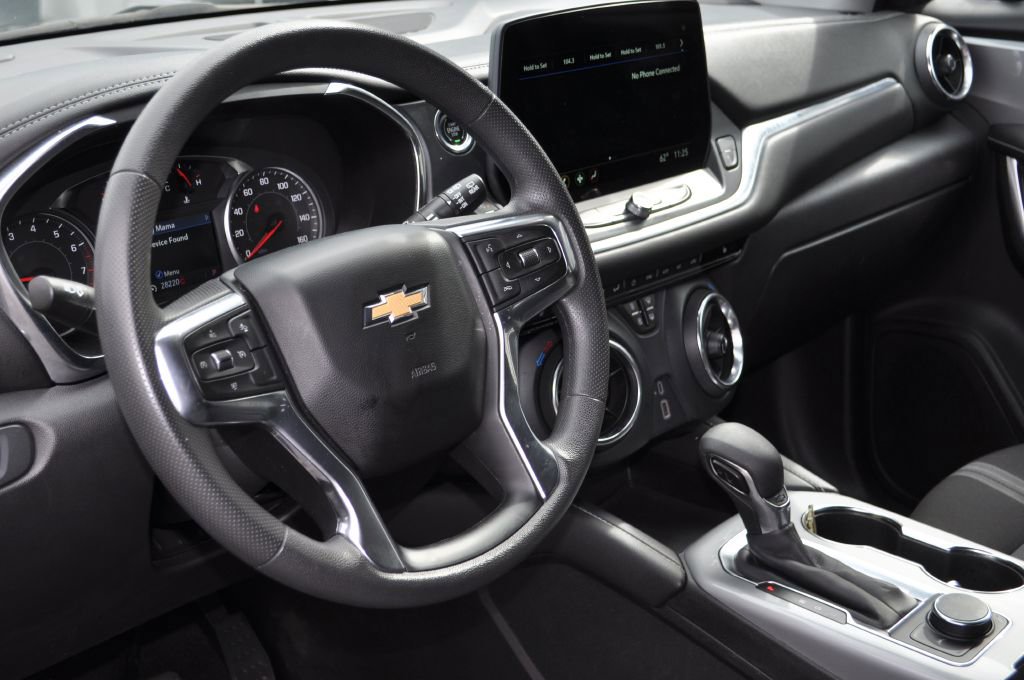 Used 2024 Chevrolet Blazer LT image 8