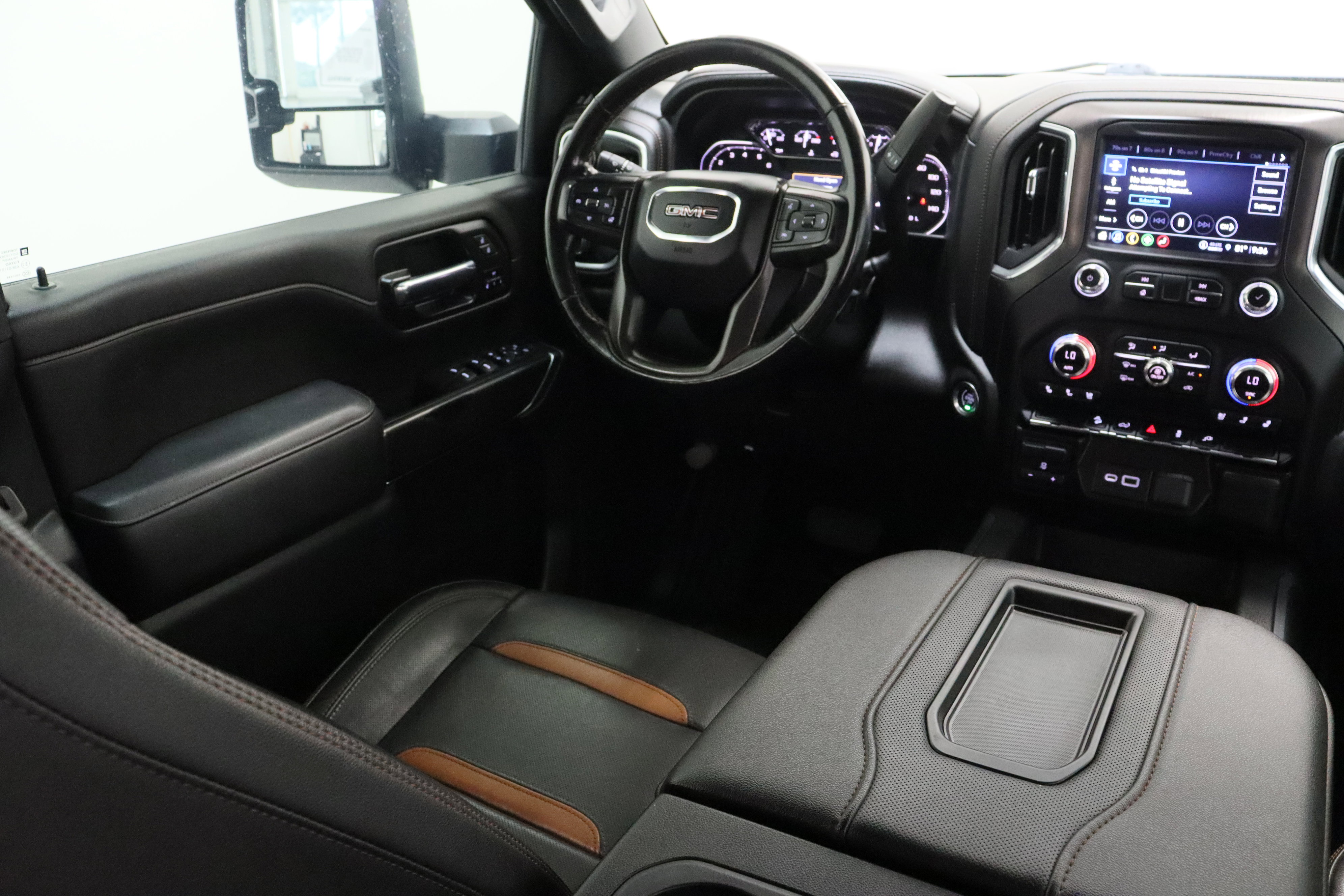 Used 2022 GMC Sierra 2500 AT4 image 31