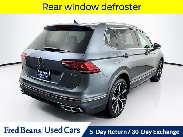 Used 2023 Volkswagen Tiguan SEL R-Line AWD/4WD image 9