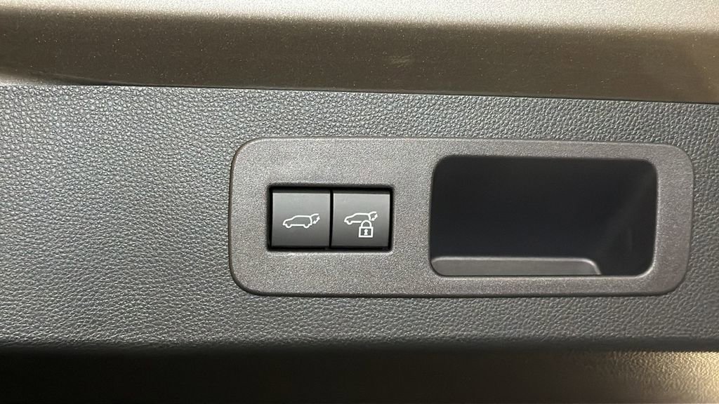 New 2026 Lexus LX 700h Luxury image 10