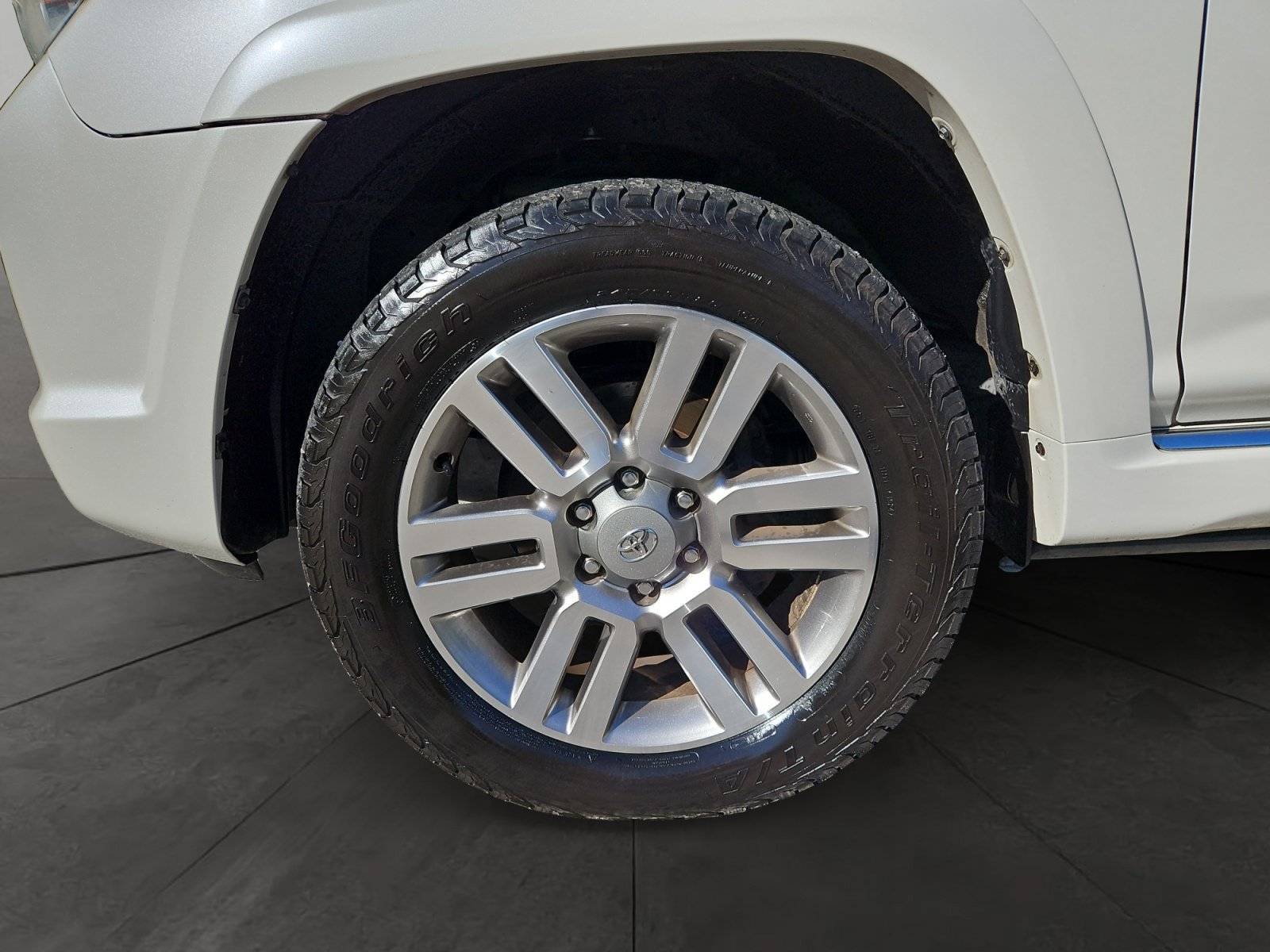 Used 2013 Toyota 4Runner Limited AWD/4WD image 14