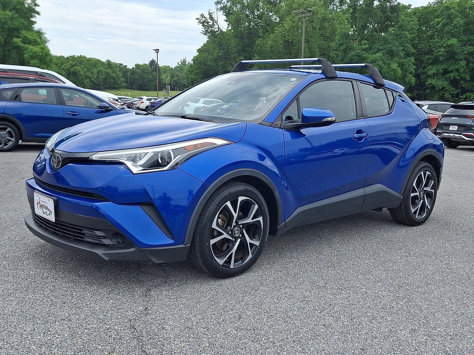 Used 2019 Toyota C-HR XLE FWD image 3