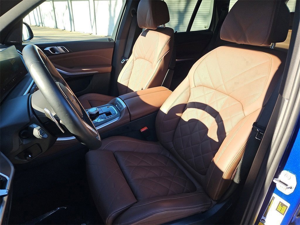 Used 2024 BMW X5 M60i w/ Executive Package image 5