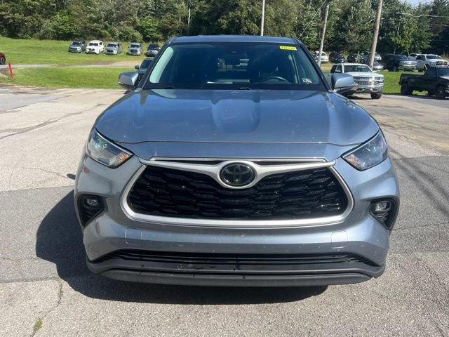 Used 2023 Toyota Highlander LE AWD/4WD image 11