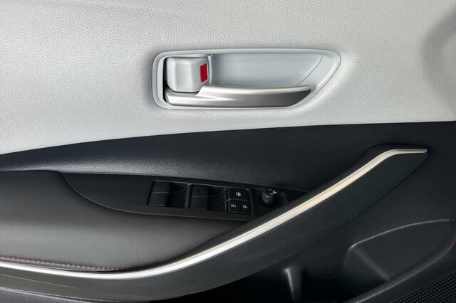 Used 2023 Toyota Corolla SE w/ Carpet Mat Package (TMS) FWD image 11