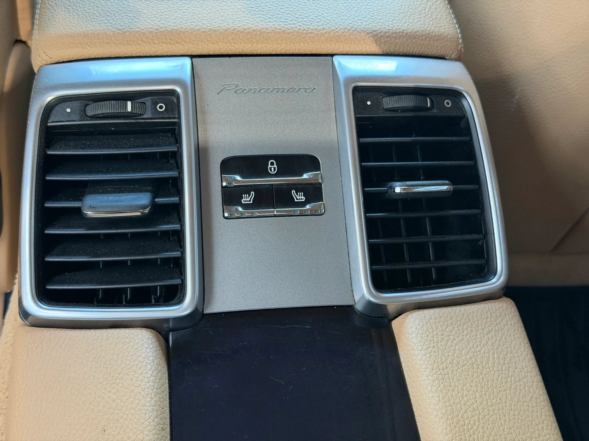Used 2014 Porsche Panamera RWD image 21