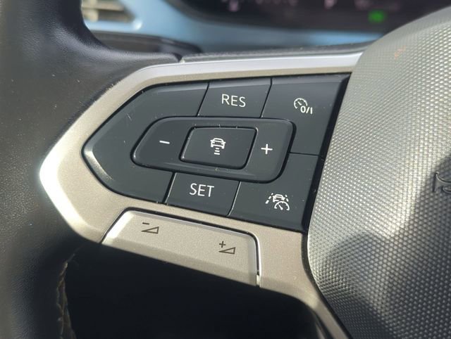 Used 2024 Volkswagen Taos SE image 15