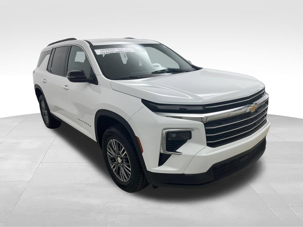 Used 2025 Chevrolet Traverse LT FWD image 7