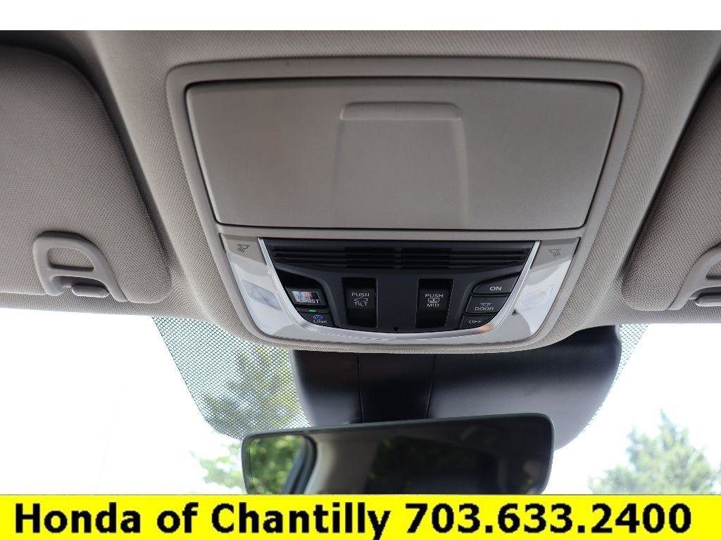 Used 2024 Acura RDX SH-AWD image 19