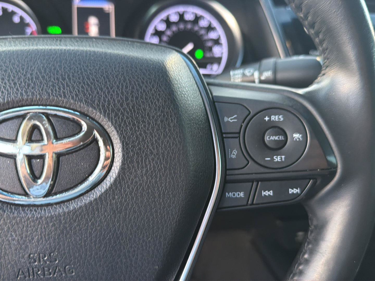 Used 2018 Toyota Camry SE w/ Convenience Package FWD image 22