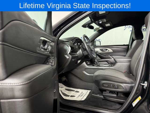 Used 2023 Chevrolet Traverse LT w/ Midnight/Sport Edition image 11