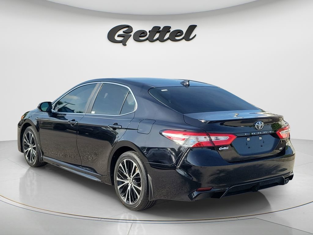 Certified 2020 Toyota Camry SE w/ Convenience Package image 6