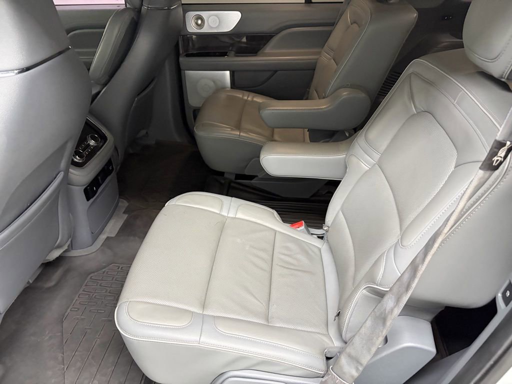 Used 2019 Lincoln Navigator Reserve AWD/4WD image 40