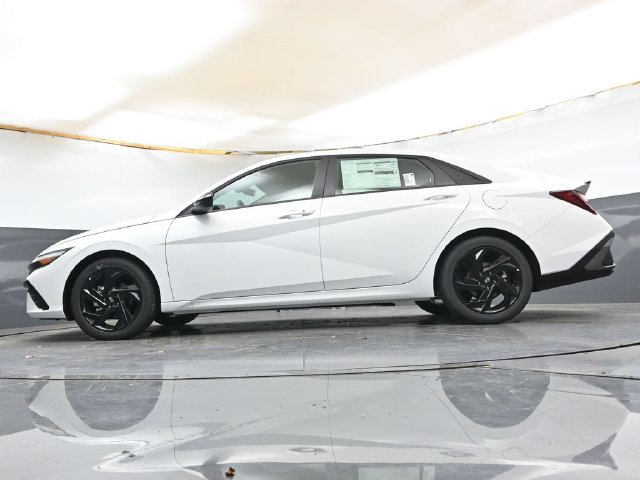 New 2026 Hyundai Elantra SEL Sport FWD image 31