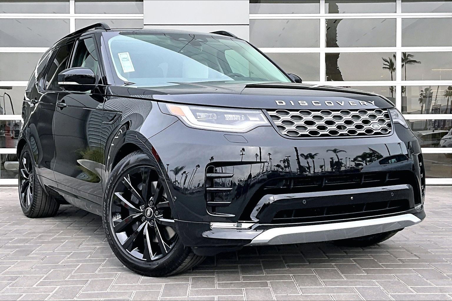 New 2026 Land Rover Discovery Limited Edition image 2