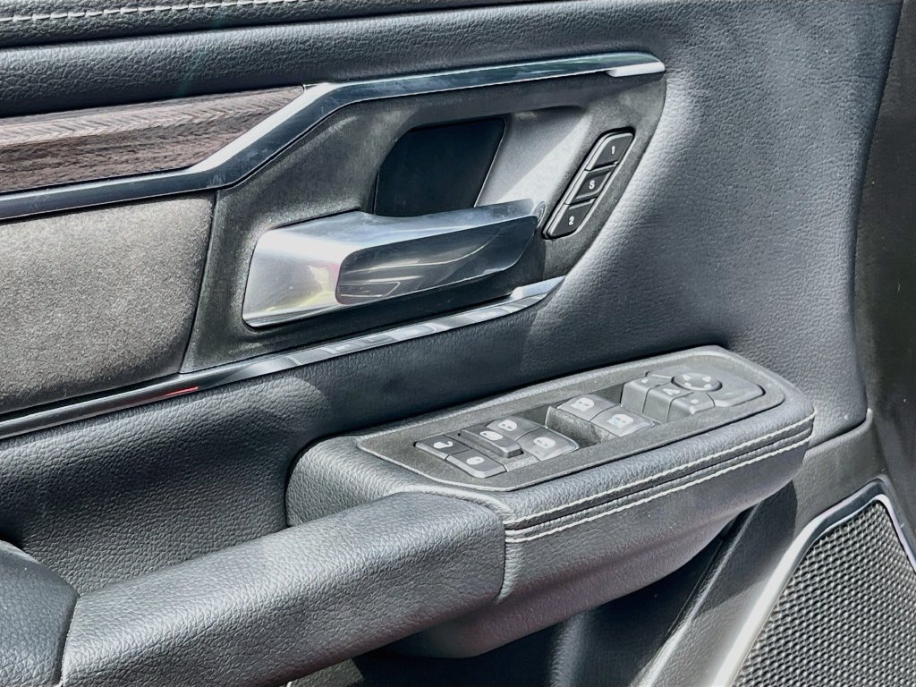 New 2026 RAM 1500 Laramie AWD/4WD image 15