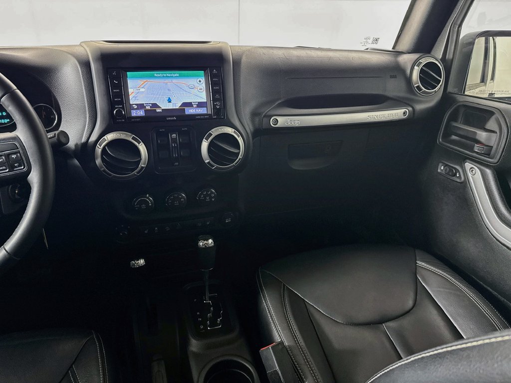 Used 2017 Jeep Wrangler Unlimited Rubicon w/ Connectivity Group AWD/4WD image 26