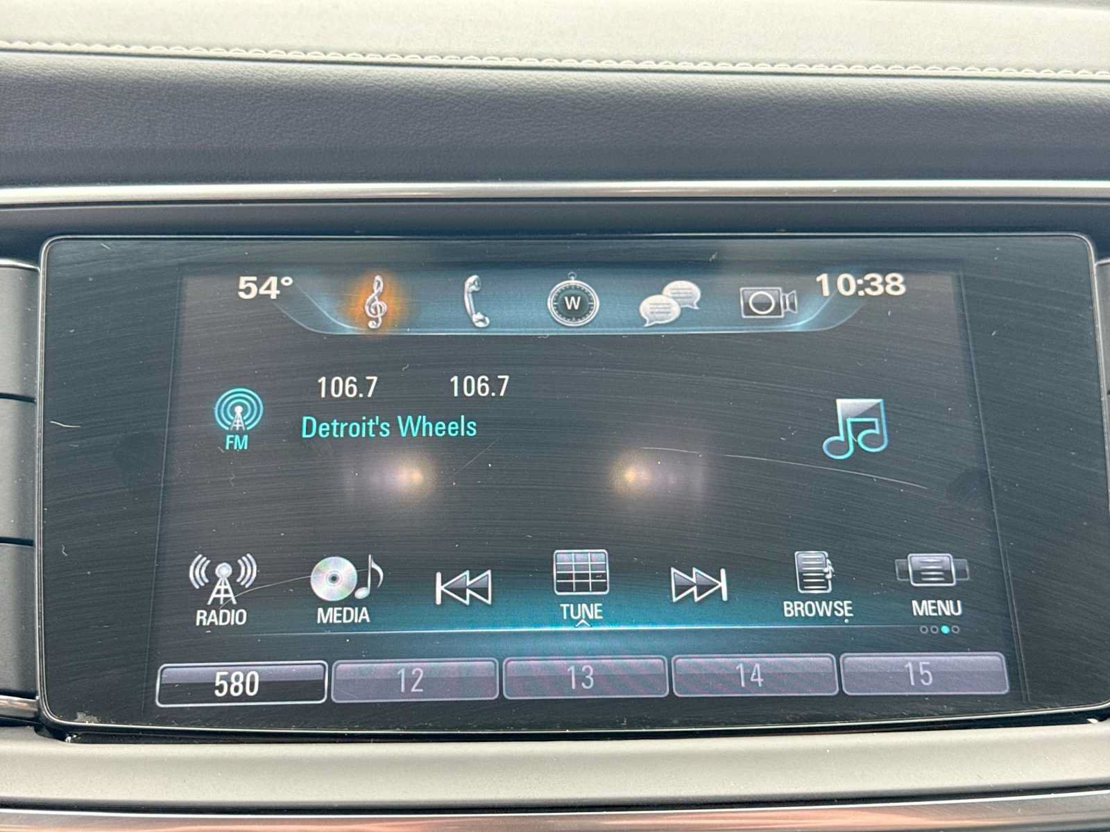 Used 2018 Buick Enclave Essence FWD image 29