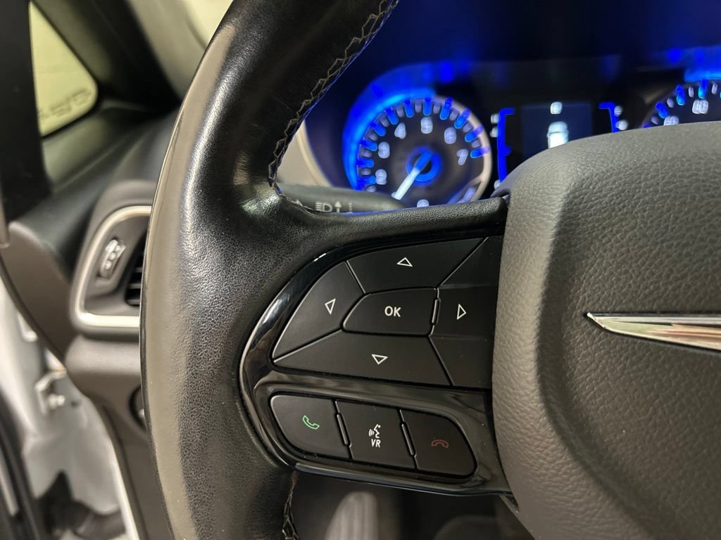 Used 2019 Chrysler Pacifica Touring Plus w/ S Appearance Package FWD image 22