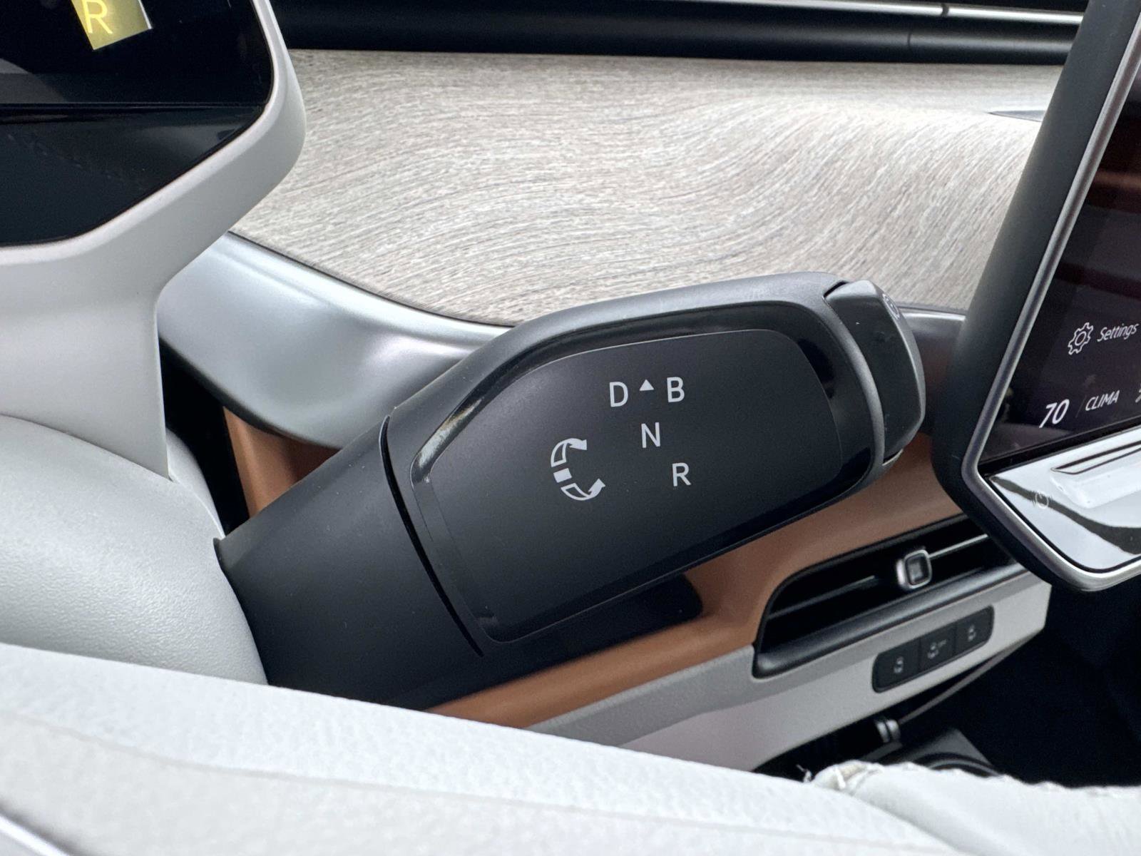 Certified 2025 Volkswagen ID. Buzz 1st Edition image 23