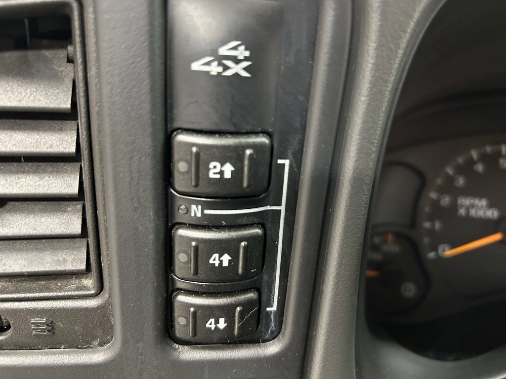 Used 2005 Chevrolet Silverado 2500 LS image 16