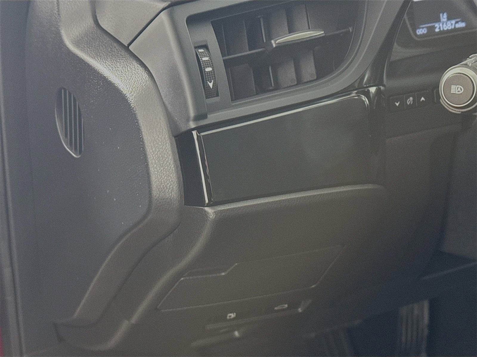 Used 2023 Lexus ES 250 w/ Premium Package image 3