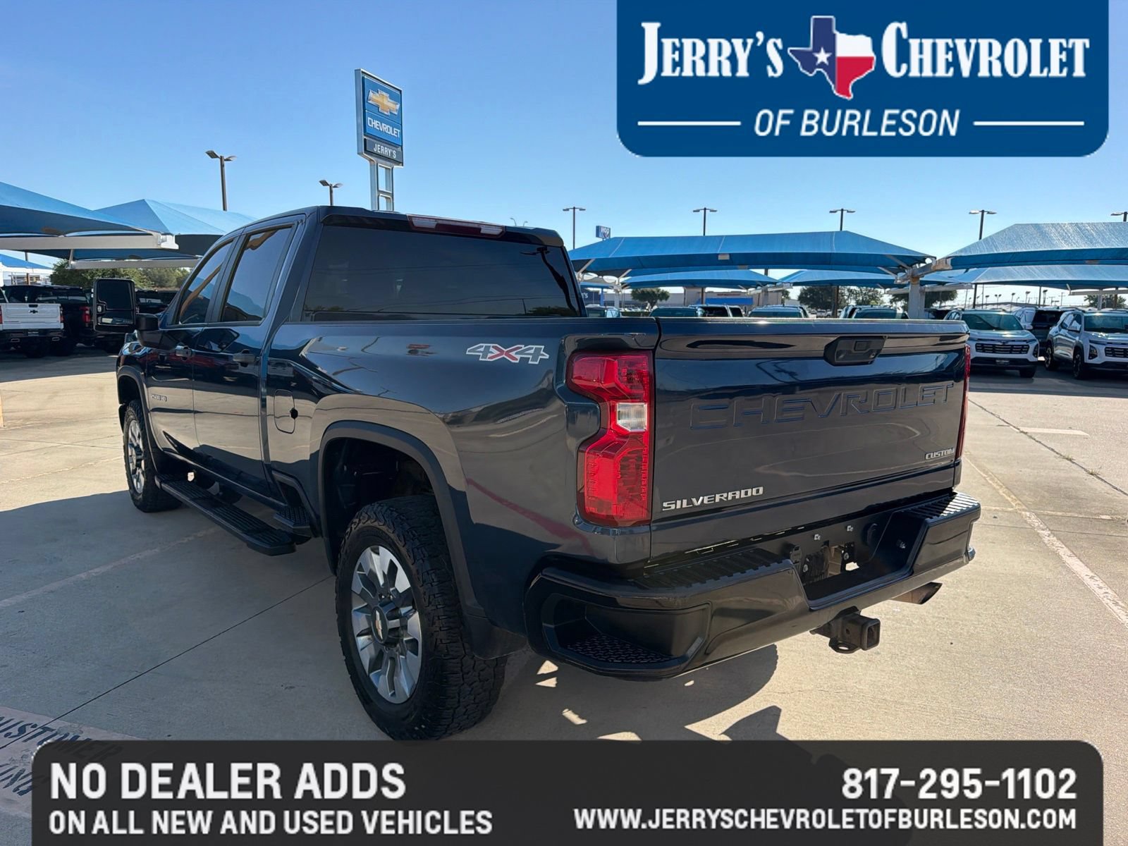 Used 2022 Chevrolet Silverado 2500 Custom w/ Custom Value Package AWD/4WD image 7