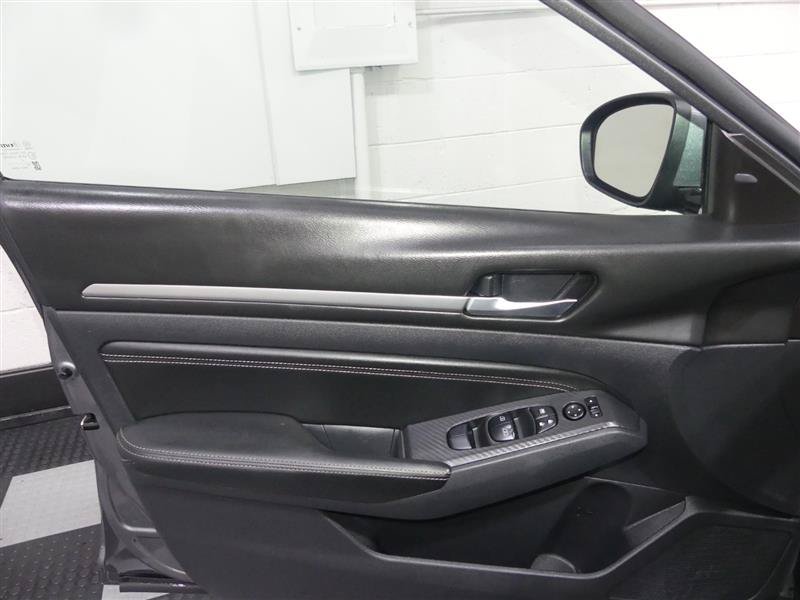 Used 2019 Nissan Altima 2.5 SL FWD image 18