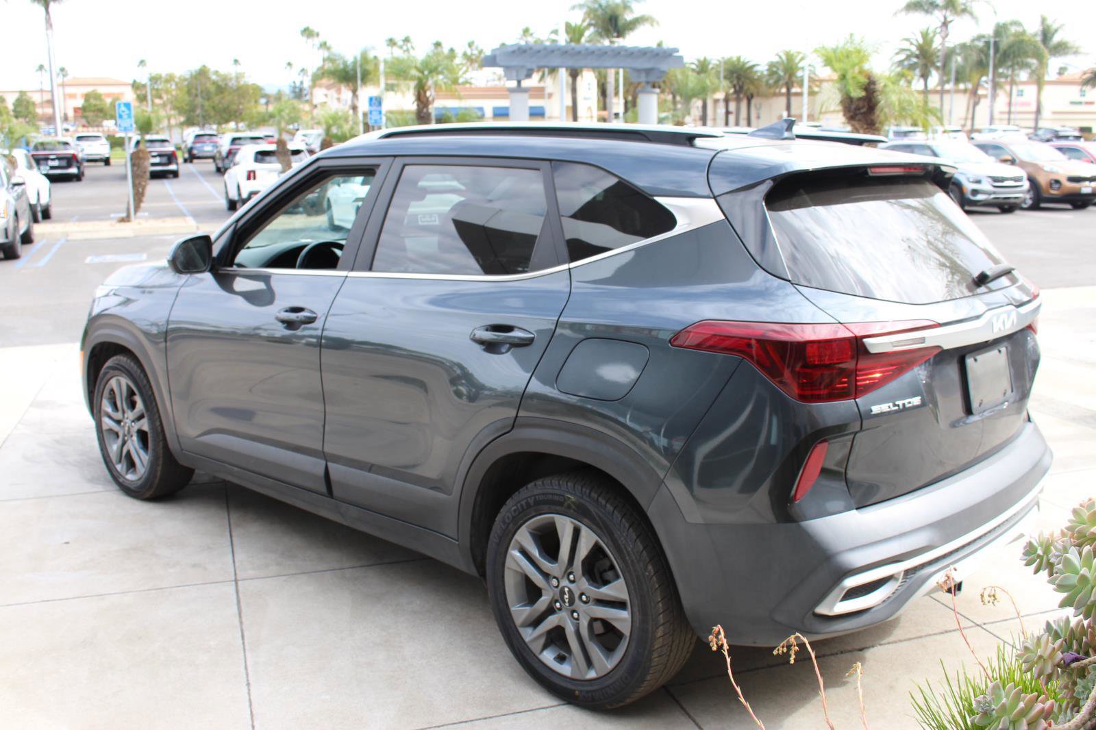 Certified 2022 Kia Seltos S image 7