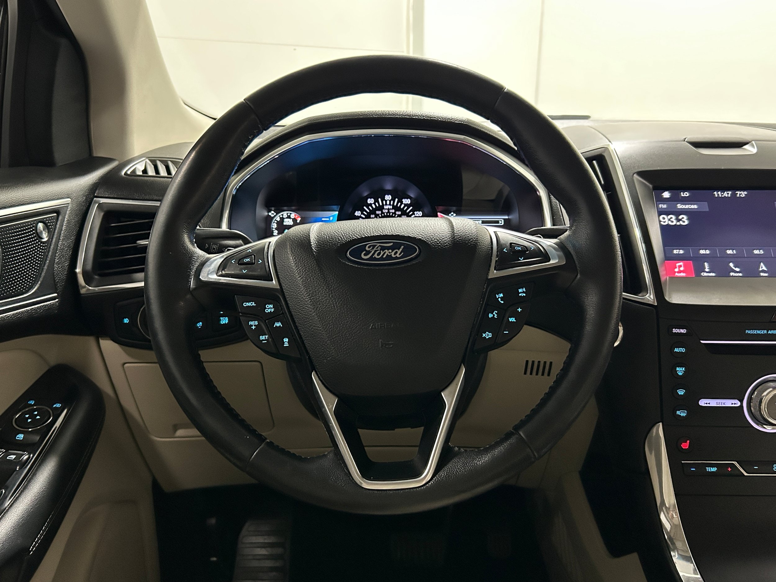 Used 2019 Ford Edge Titanium w/ Cold Weather Package AWD/4WD image 15