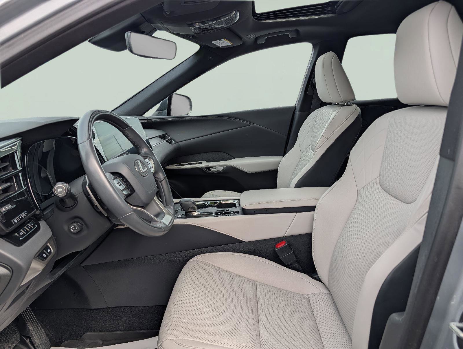 Used 2023 Lexus RX 350 Premium w/ Accessory Package (K3) image 11