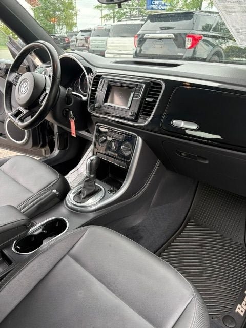 Used 2019 Volkswagen Beetle 2.0T S FWD image 4