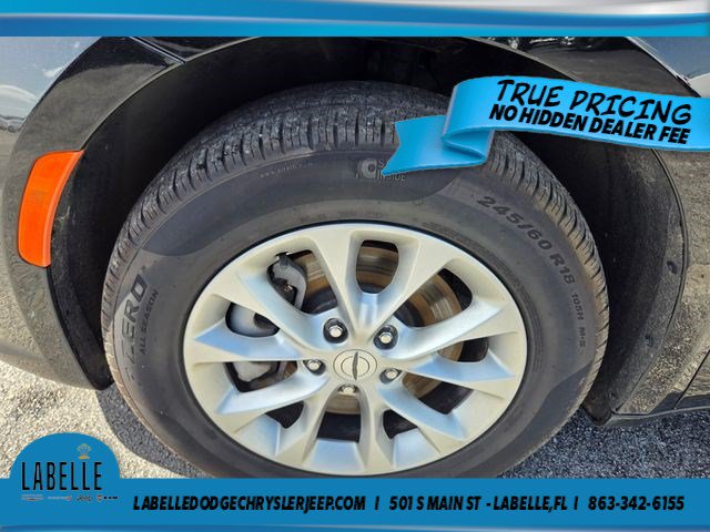 Used 2025 Chrysler Pacifica Select AWD/4WD image 19