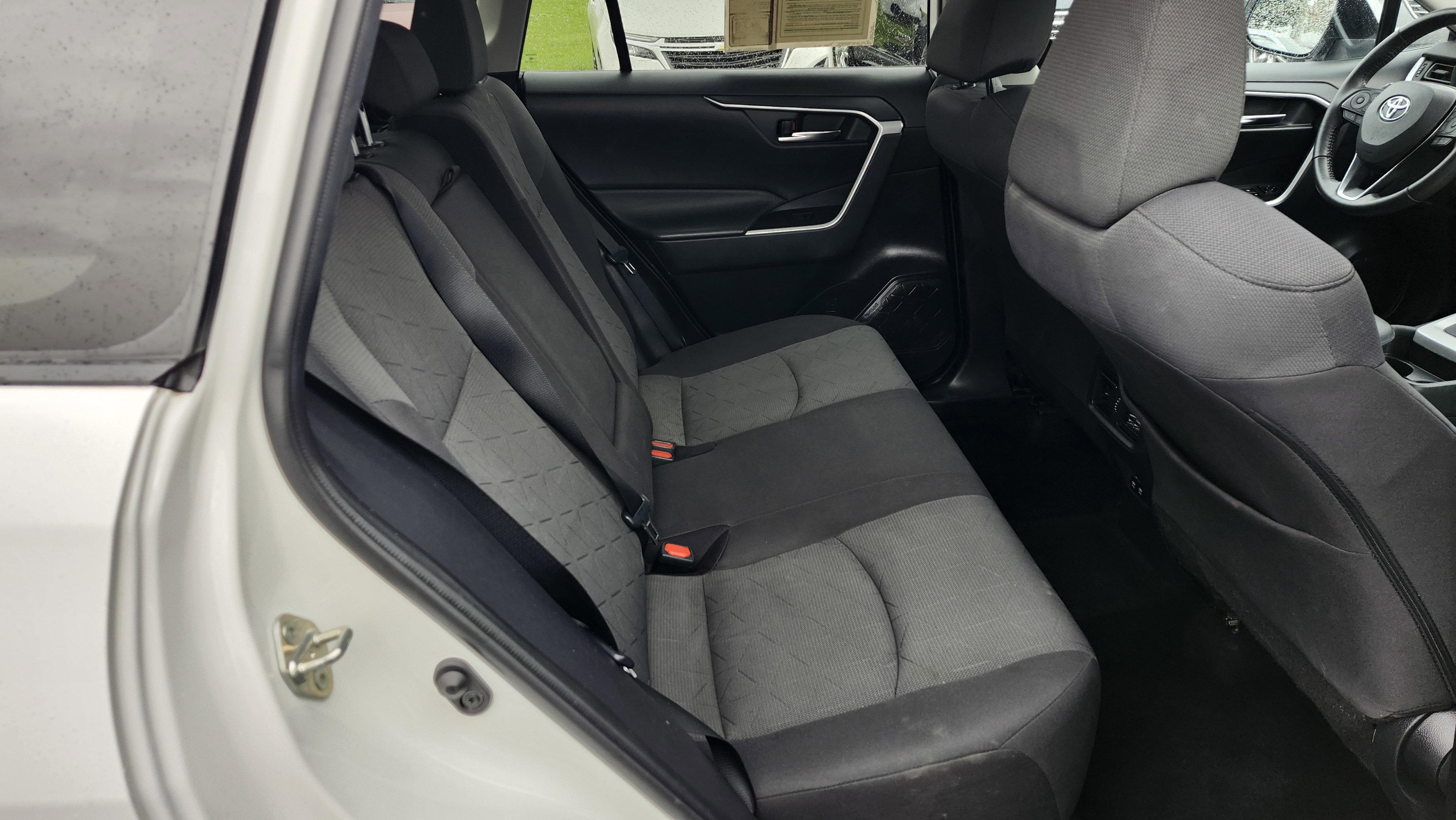 Used 2020 Toyota RAV4 XLE image 12