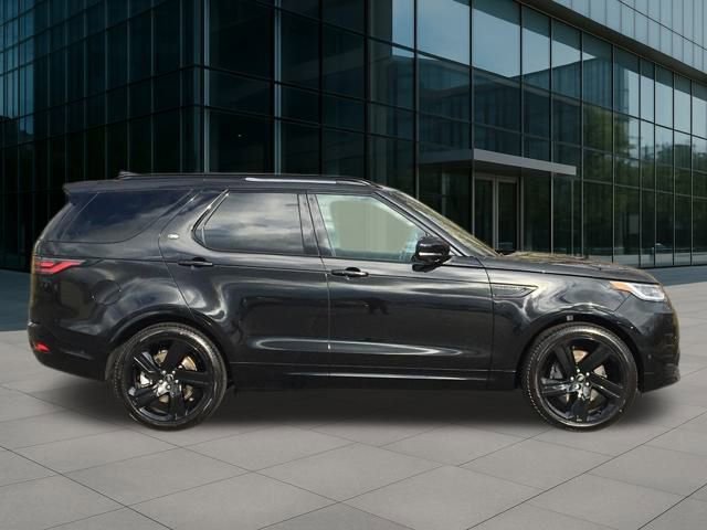 New 2024 Land Rover Discovery Dynamic SE image 6