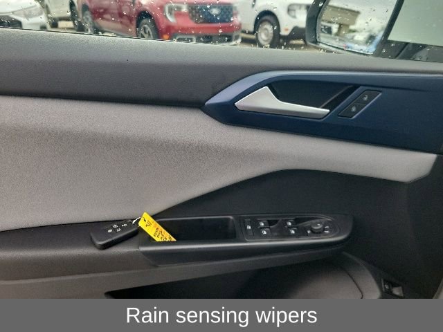 Used 2023 Volkswagen Taos SE AWD/4WD image 12