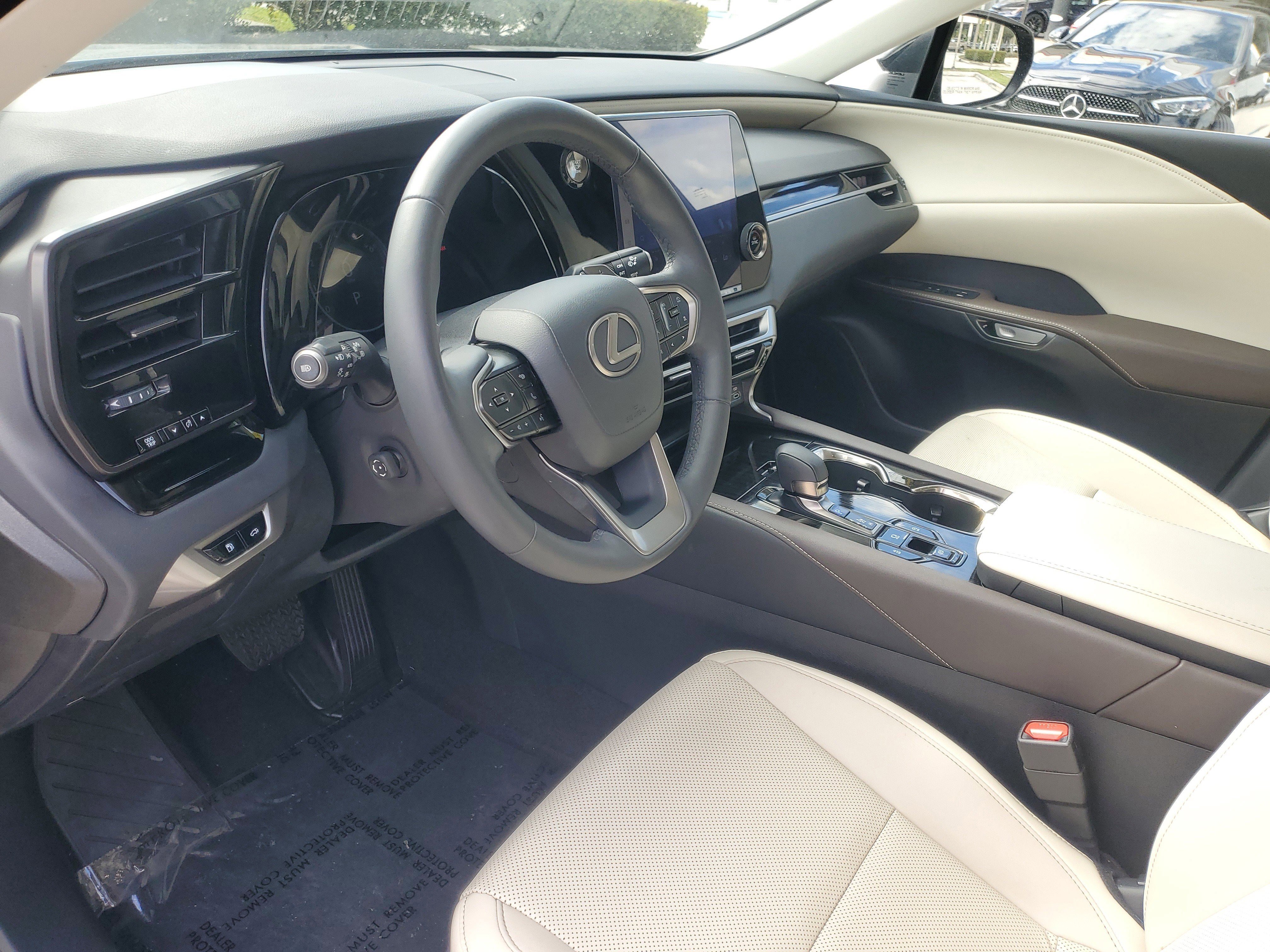 Used 2023 Lexus RX 350 FWD w/ Accessory Package (Z1) image 17