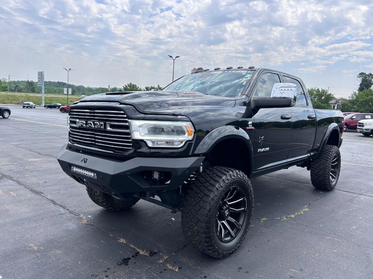 Used 2024 RAM 2500 Laramie w/ Sport Appearance Package image 11