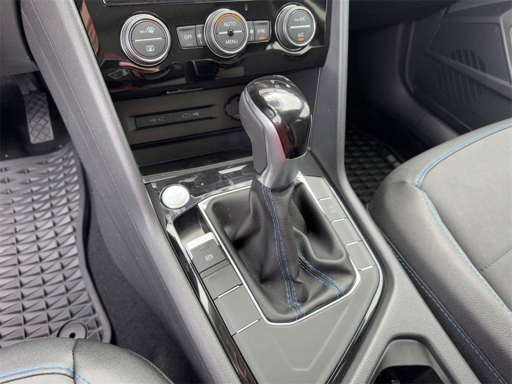 New 2024 Volkswagen Taos SE image 22