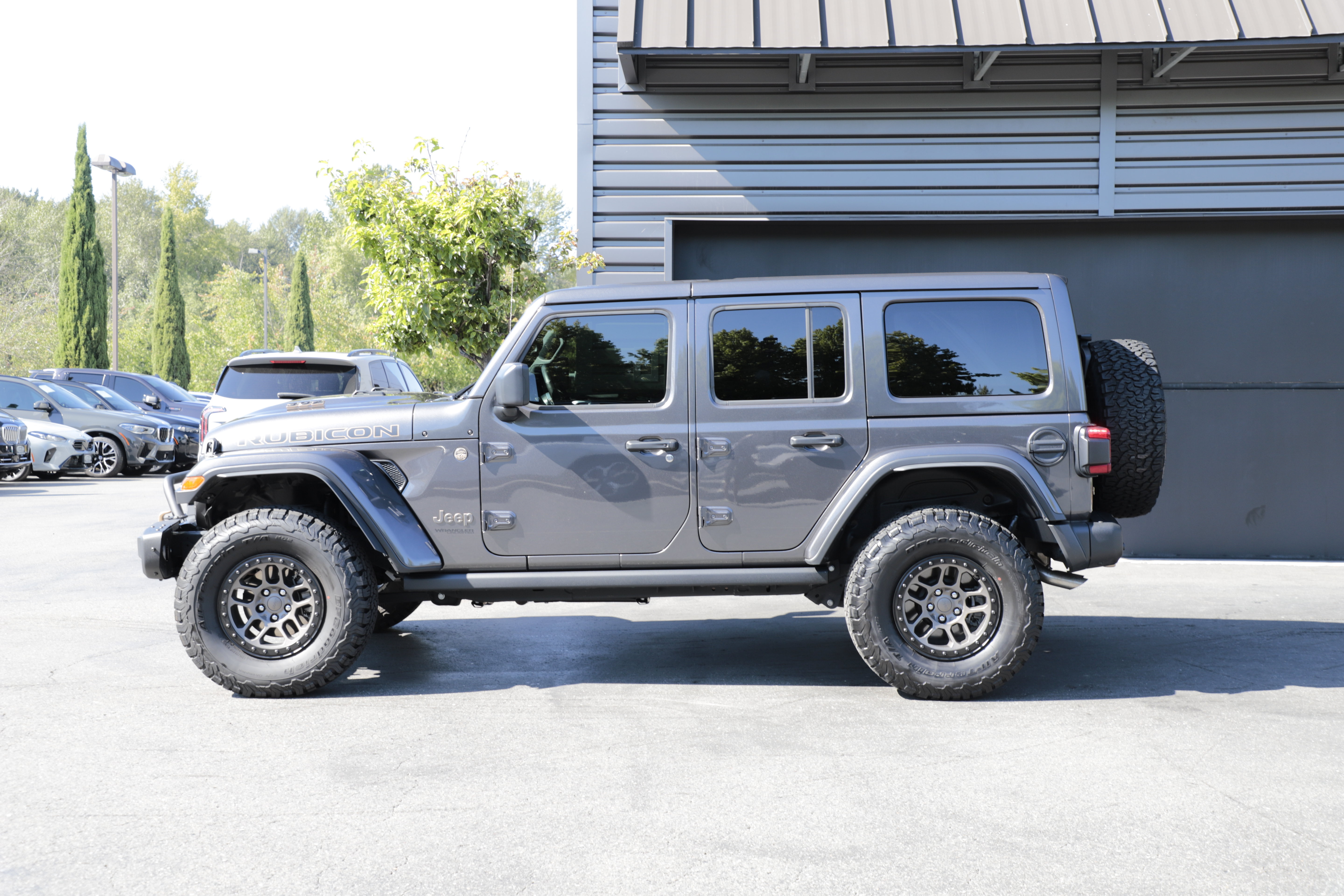 Used 2022 Jeep Wrangler Unlimited Rubicon w/ Xtreme Recon 35" Tire Package AWD/4WD image 5
