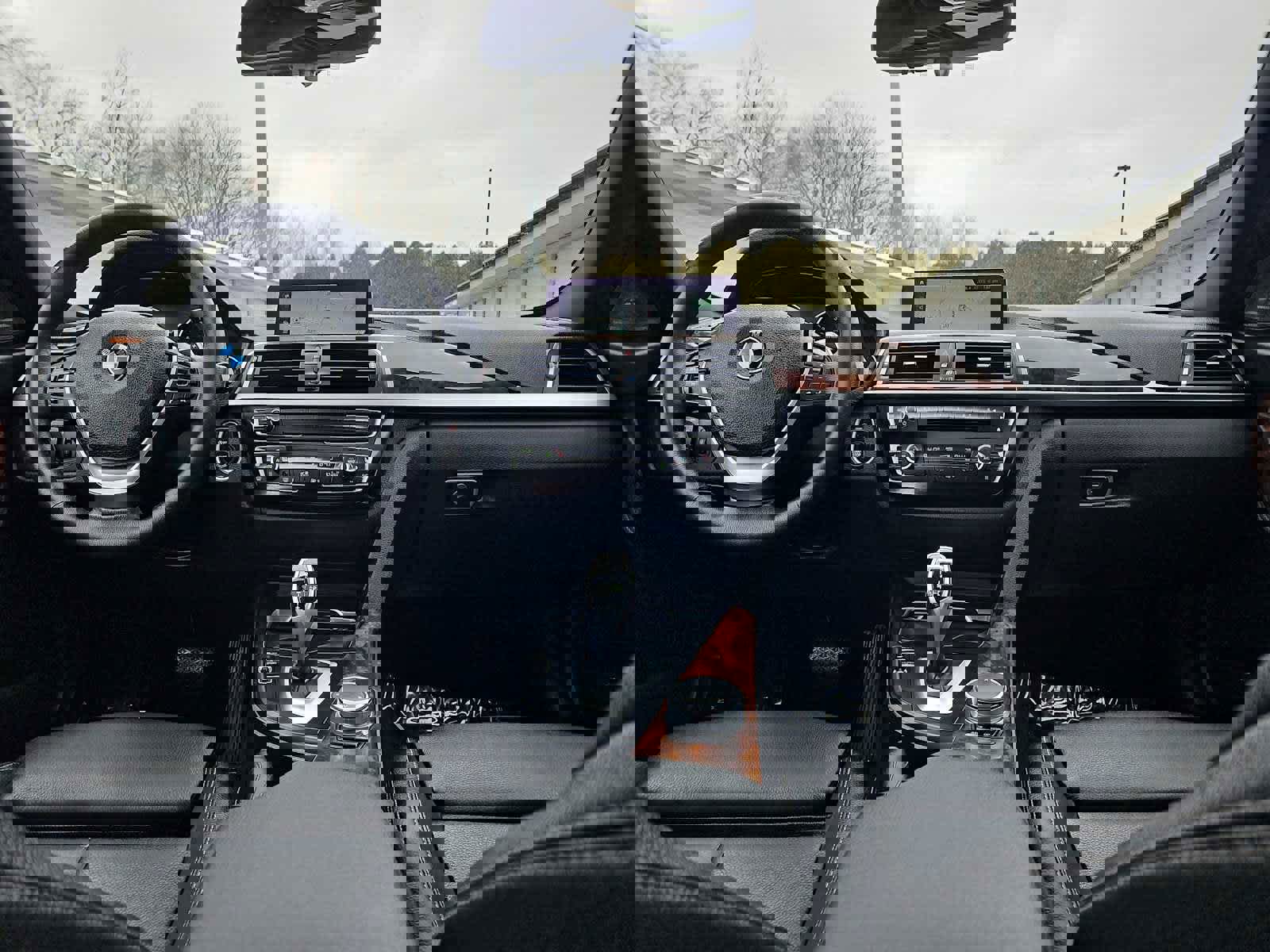 Used 2018 BMW 330i xDrive Sedan w/ Premium Package image 32