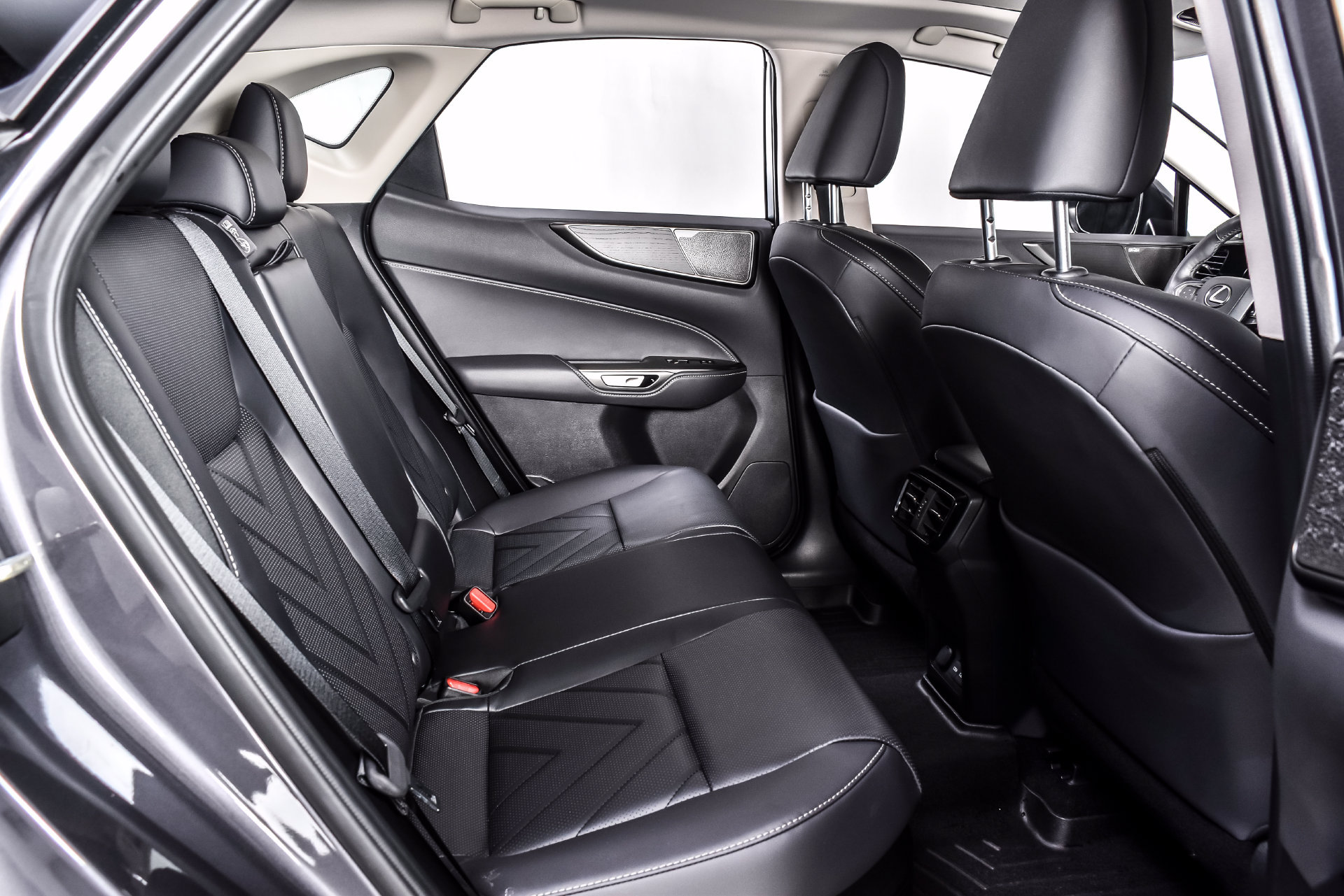 Used 2025 Lexus NX 450h+ AWD w/ Towing Package (2000 Lbs) image 21